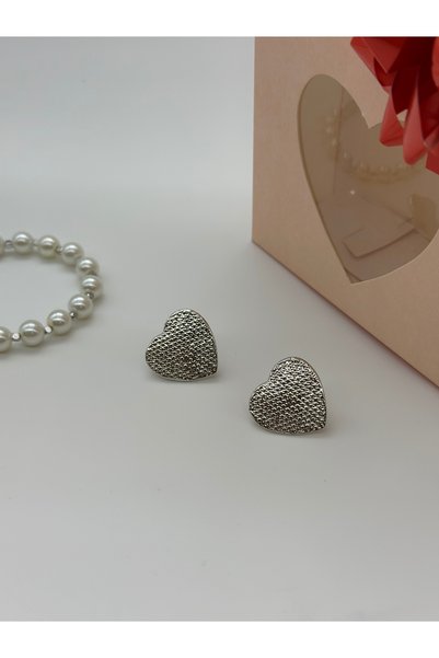 FERİHA DESING أقراط على شكل قلب / لون ذهبي وفضي