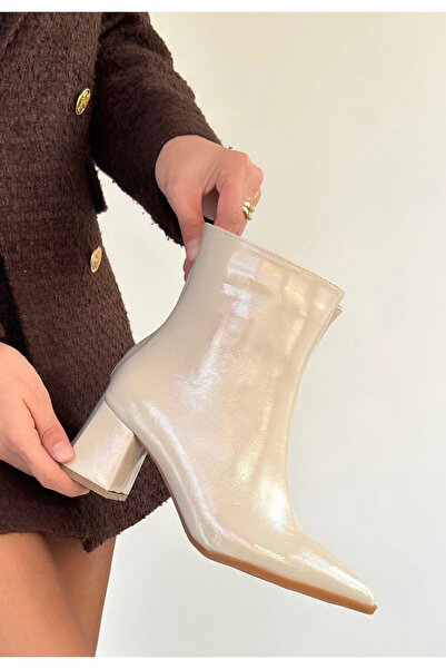meSga butik Mosy Beige Patent Leather Heeled Boots