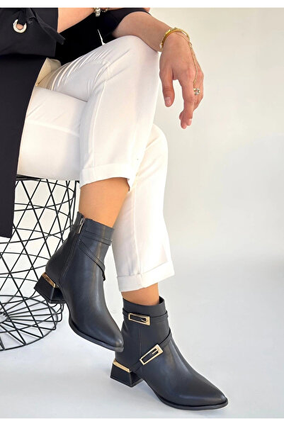 meSga butik Inay Black Leather Heeled Boots