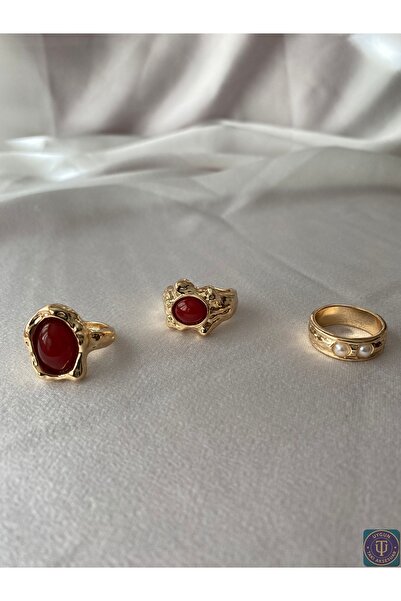 uyguntakıaksesuar 3’lü Retro Dokulu Kırmızı Taş & İnci Detaylı Altın Renk Yüzük Seti – Vintage Tasarım