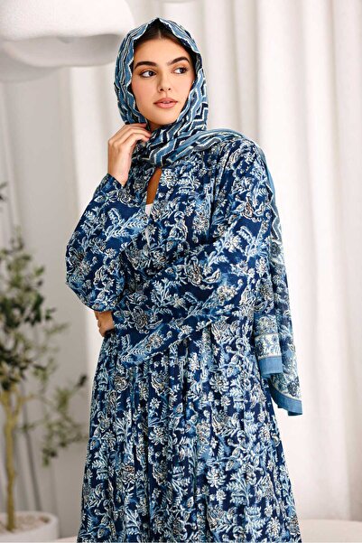 IKKXA Beautiful Floral Gardens Prints Abaya Blue