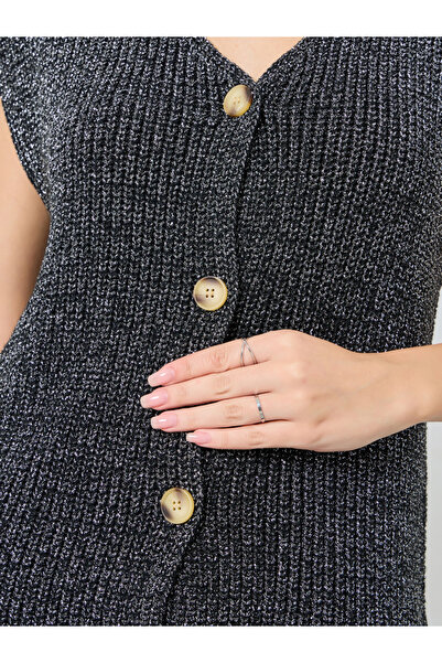 Styli Black Sleeveless Chunky Knit Vest