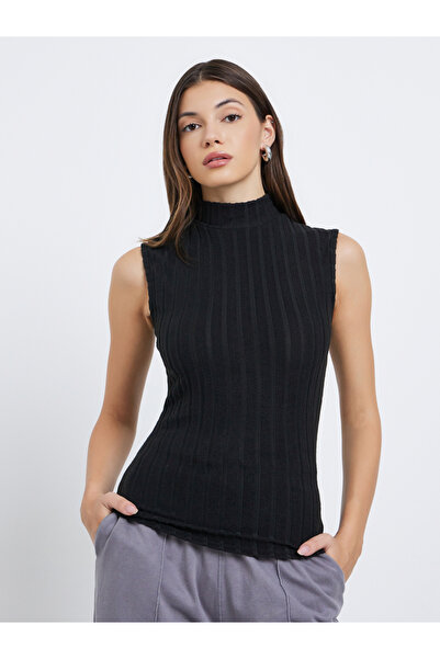 Styli Black Sleeveless Fitted Knit Top