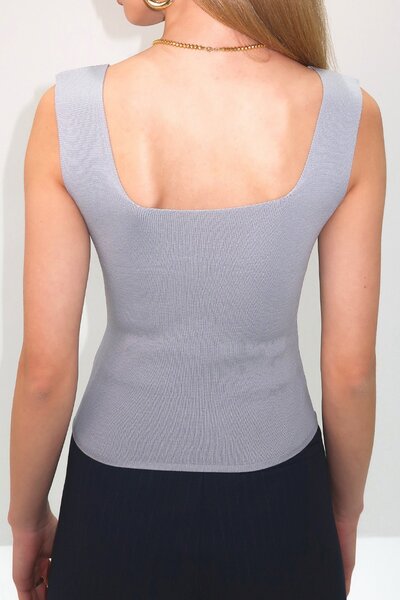 Trend Alaçatı Stili Graue, schmale, merzerisierte Damenbluse mit quadratischem Ausschnitt ALC-7122