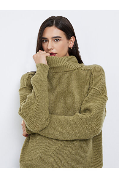 Styli Green Oversized Turtleneck Sweater