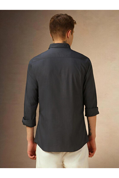 Dennis Lingo By Styli Men Solid Button Down Collar Casual Shirt