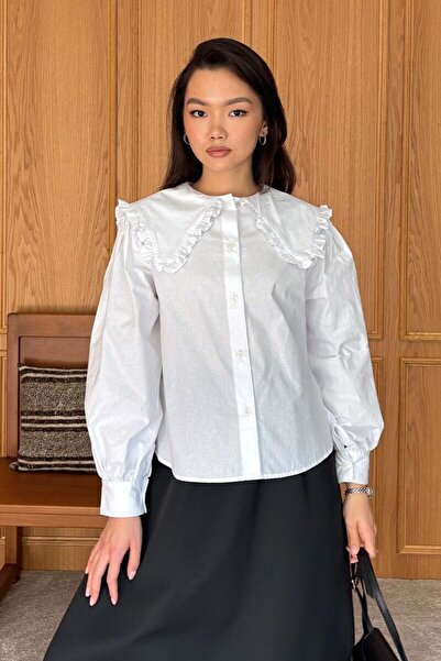 Ceylan Otantik White Ruffled Collar Crop Shirt