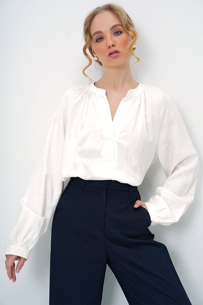 Trend Alaçatı Stili Γυναικεία υφαντή μπλούζα με γιακά εκρού Judge ALC-X13353