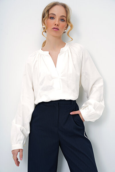 Trend Alaçatı Stili Γυναικεία υφαντή μπλούζα με γιακά εκρού Judge ALC-X13353