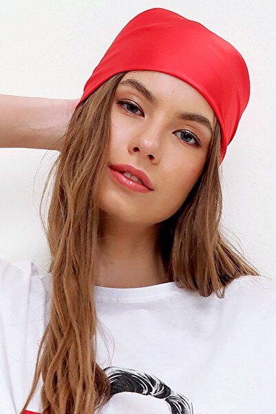 Trend Alaçatı Stili وشاح نسائي من الساتان الأحمر ALC-A2181