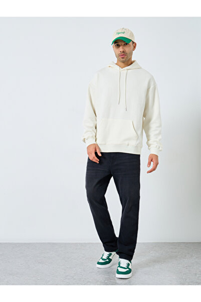 Styli Men Black Relaxed Fit Jeans