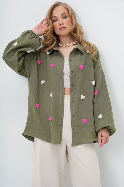 Trend Alaçatı Stili Women's Khaki Süzene Heart Embroidered Oversize Muslin Linen Shirt Alc-X13791