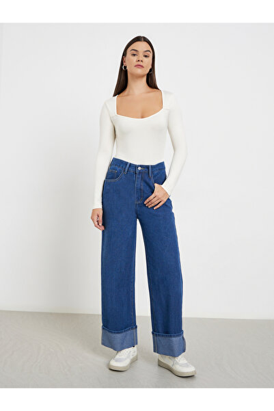 Styli Cream Sweetheart Neck Bodysuit