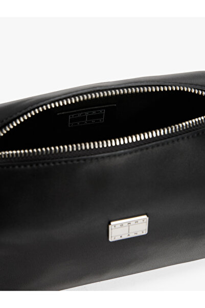 Tommy Hilfiger Women Black Logo Plaque Vanity Case