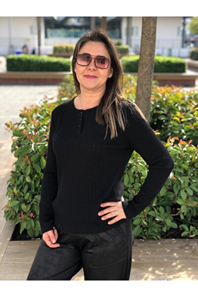 BAKTAGÖR Triko Bady (with Necklace and Sleeve Details)