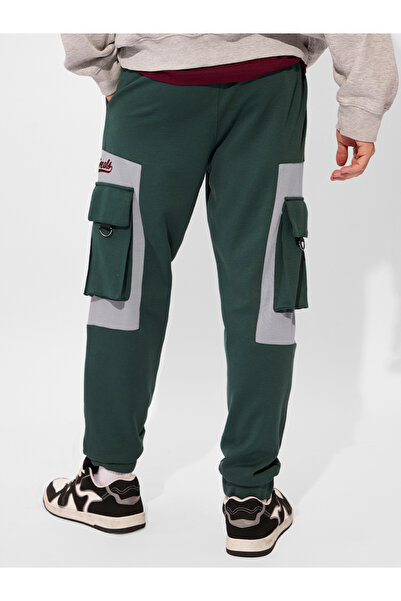 The Souled Store By Styli Men Green Color Block Oversized Cargo Joggers