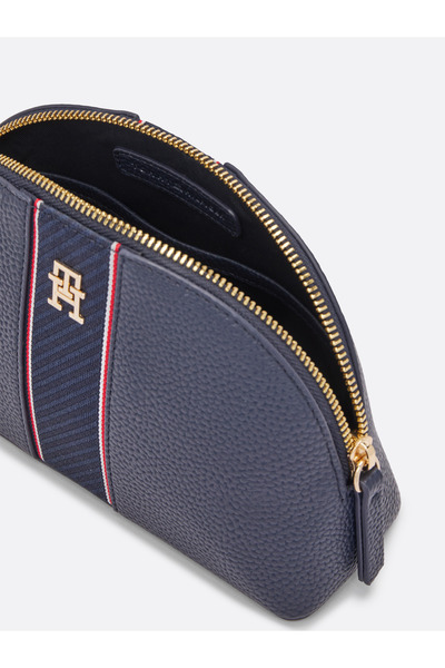Tommy Hilfiger Women Space Blue Pebble Grain Dome Washbag