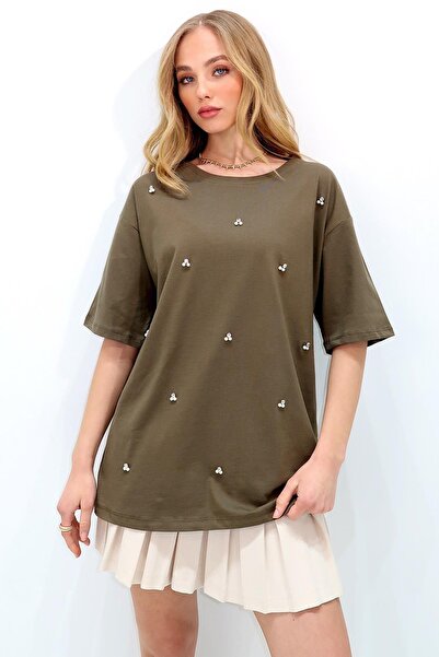 Trend Alaçatı Stili Women's Khaki Crew Neck Oversize Pearl and Stone Embroidered T-Shirt Alc-X11964