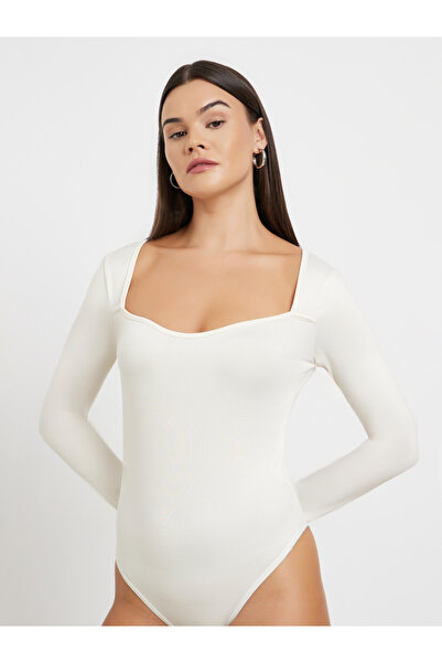 Styli Cream Sweetheart Neck Bodysuit