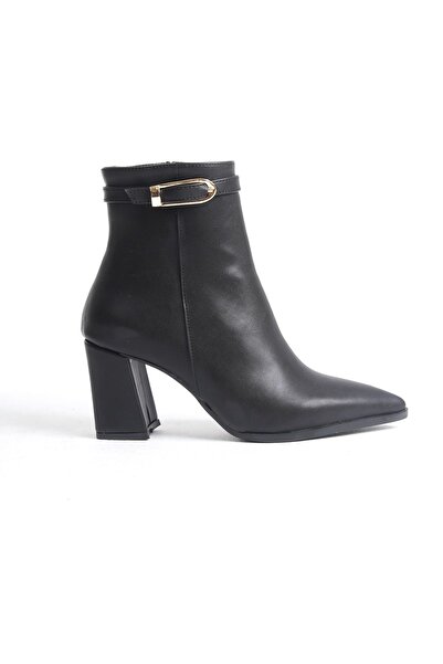 FEMME Kadın Yandan Fermuarlı Toka Detaylı Kalın Topuklu Sivri Burunlu Günlük Bot Sura Siyah
