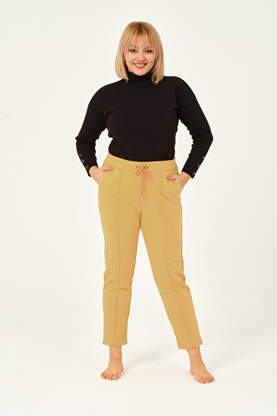 İntensive Γυναικείο βαμβακερό παντελόνι μεγάλου μεγέθους με τρεις κλωστές με πλισέ τσέπες σε χρώμα μουστάρδα