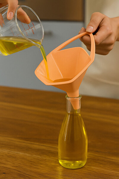 SİHİRLİ AYAKLAR Practical 3 Size Funnel Set 3-Piece Funnel Set 3 Size Colored Plastic Funnel 13-10-7.5 cm