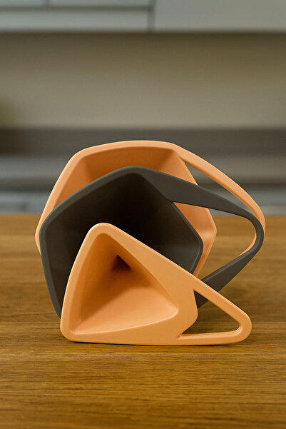 SİHİRLİ AYAKLAR Practical 3 Size Funnel Set 3-Piece Funnel Set 3 Size Colored Plastic Funnel 13-10-7.5 cm