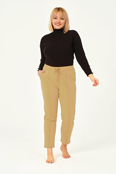 İntensive Γυναικείο βαμβακερό παντελόνι μεγάλου μεγέθους με τρεις κλωστές με πλισέ τσέπες σε χρώμα μουστάρδα