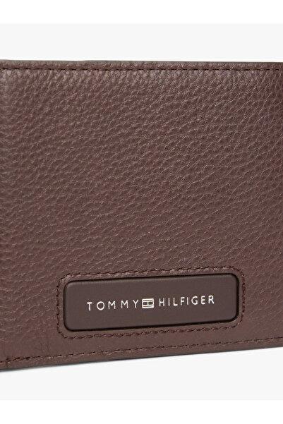 Tommy Hilfiger Men Coffee Bean Monogram Leather Bifold Card Wallet