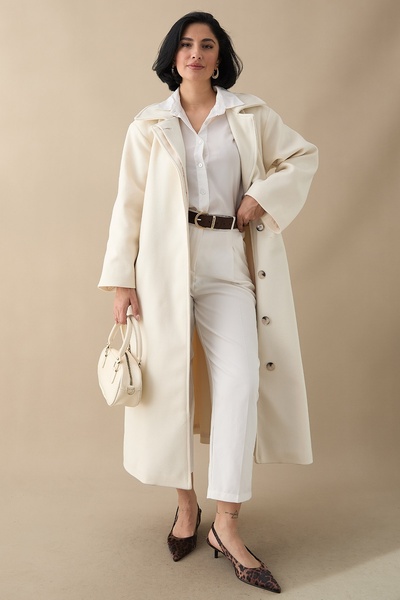 InStyle Κρεμ κασετίνα παλτό με επένδυση και κρυφό κούμπωμα με ζώνη