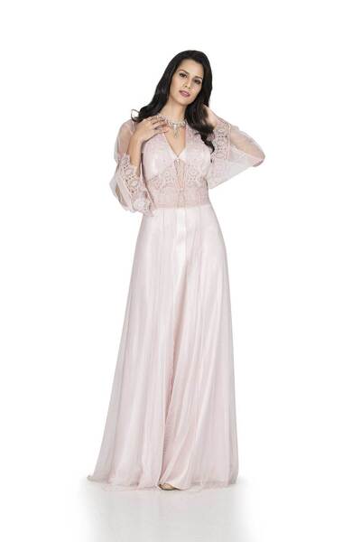 Stylish Bridal nightgown with powder-colored robe