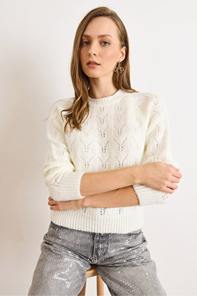 Olalook Women's White Lace-Like Knit Soft Textured Knitwear Sweater Kzk-19001053