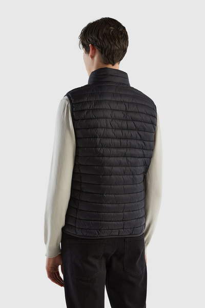 United Colors of Benetton Men's Black Vest (Model Code:124A2Ba2Uj005)