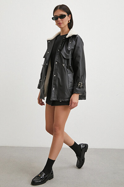 Never more Fur Collar Detailed Leather Jacket Black