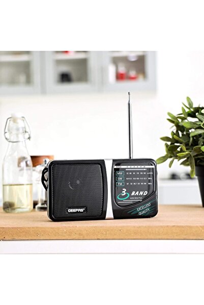 Geepas Geepas 4-band radio GR6821 – portable, Bluetooth, rechargeable