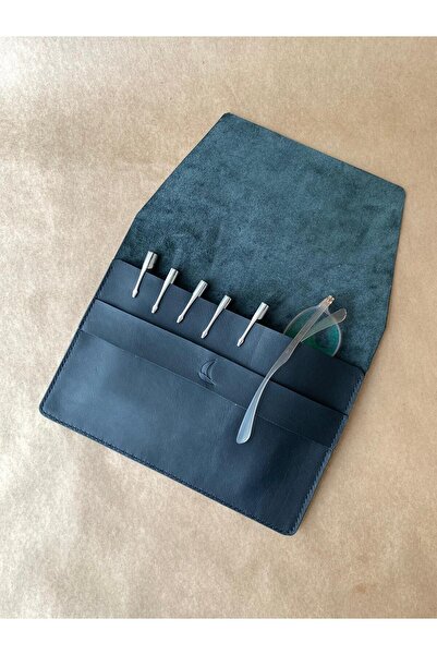 ALESTA LEATHER (ΓΡΑΜΜΑΤΕΣ ΟΝΟΜΑΤΕΠΩΝΥΜΩΝ ΠΡΟΣΘΕΤΟΥΜΕ) Θήκη στυλό μεγέθους Jum...