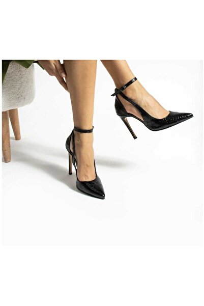 nuvilo siyah yılan derisi desenli 10.5 cm kemerli sivri burun stiletto ince t...