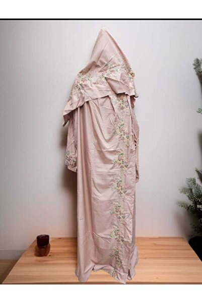 MAYAR A very luxurious embroidered prayer shawl (prayer shawl) with a wide and very comfortable veil.