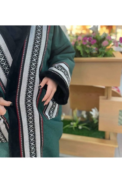 Abaya-AB Women's oiled fur coat with traditional Arabic Sadu fabric