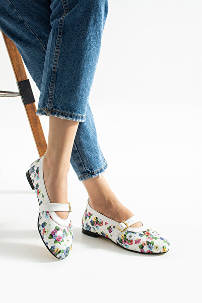 BERFONA Milan White Flower Patterned Band Detail Babettes