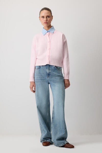 Touché Privé Buttoned Short Knit Cardigan