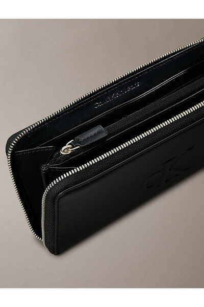 Calvin Klein Sculpted Logo Wallet