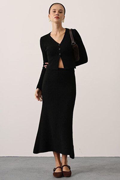 VAGGON Women's Black V-Neck Cardigan and Midi Length Skirt Knitwear Set Vs01419