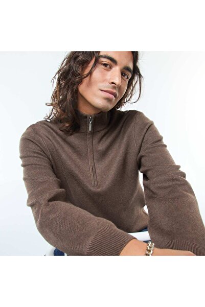 KİABİ سترة محبوكة برقبة عالية وسحاب باللون البني