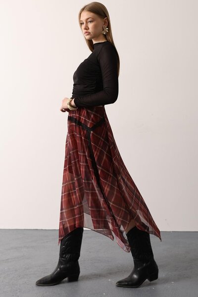 VAGGON Women's Burgundy Plaid Asymmetrical Cut Lace Skirt Vs01532