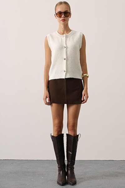 VAGGON Women's White Crew Neck Buttoned Sleeveless Knitwear Blouse Vs01531