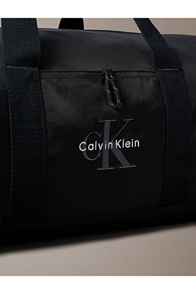 Calvin Klein Calvin Klein férfi fekete Bold hétvégi táska