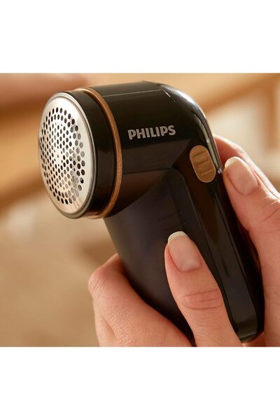Philips Fabric Shaver - Removes Fabric Pills, Suitable for All Clothes, Batteries Included - GC026/8