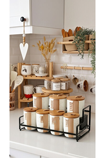Generic This spice and seasoning storage jar set features a perfect design that adds a stunning touch to your kitchen decor.
