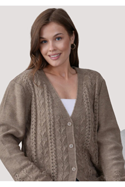 Stilmony Women's Mother Plus Size Chain Flower Motif Button Closure Cardigan